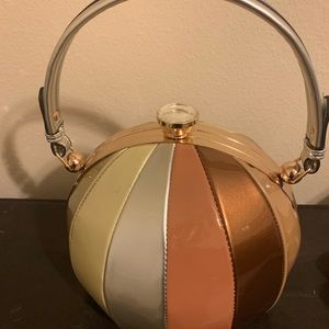 Ball purse